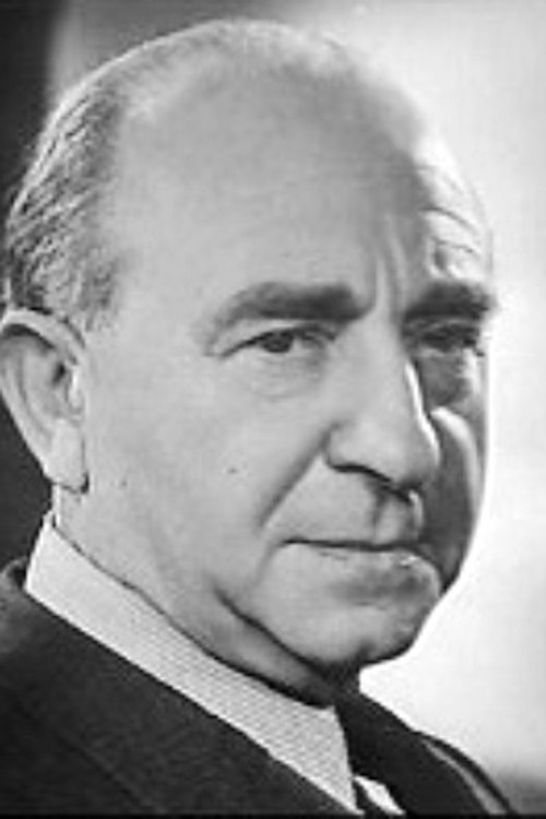 Márton Rátkai as Zsezsé