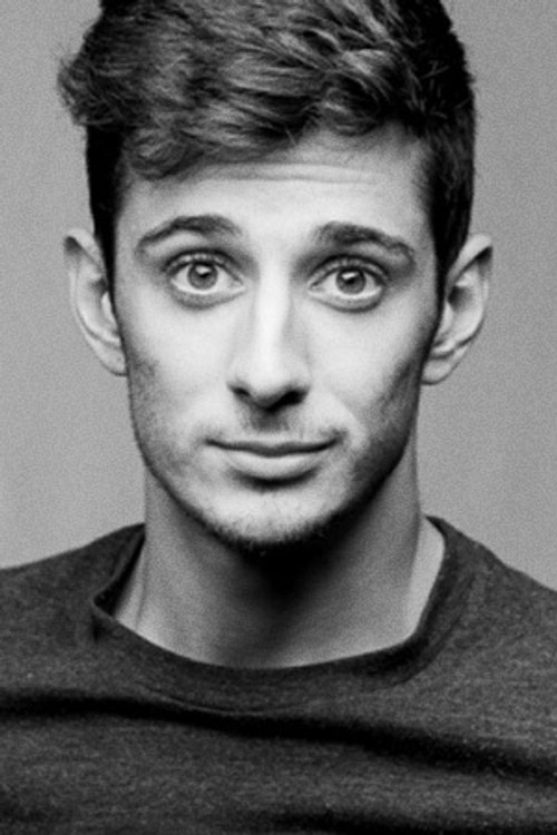 Daniel Arnau as Benja