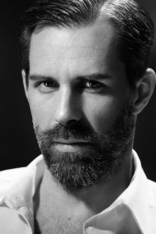 Thomas Fiquet as Foreign Man