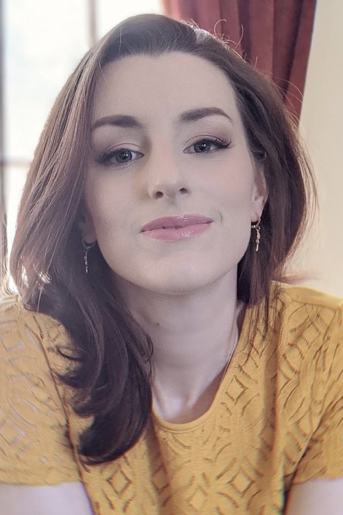 Chelsea Rebecca as Talia