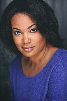 Malika Williams as Mia