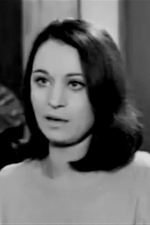 Kia Bozou as Giannoula