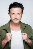 Arno Santamaria as Self