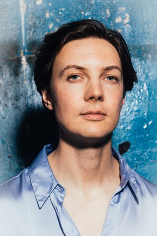 Florian Myjer as Joris