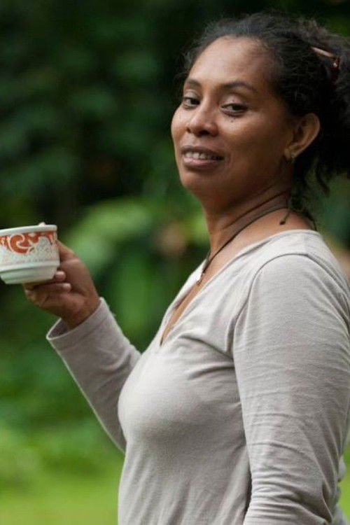 Luna Vidya as Ibu Kos