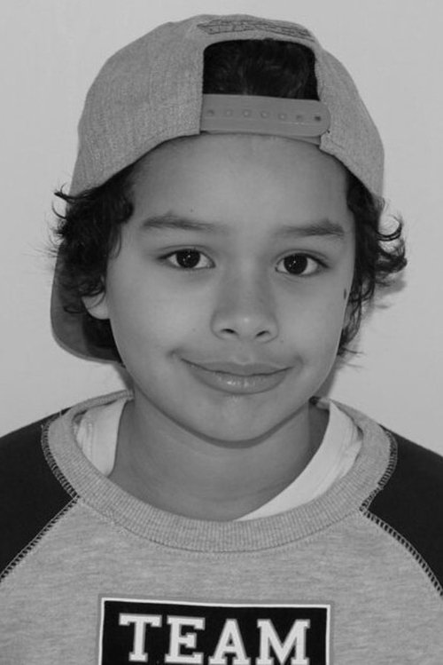 Santiago de la Cortina as Felipe Jesus Flores