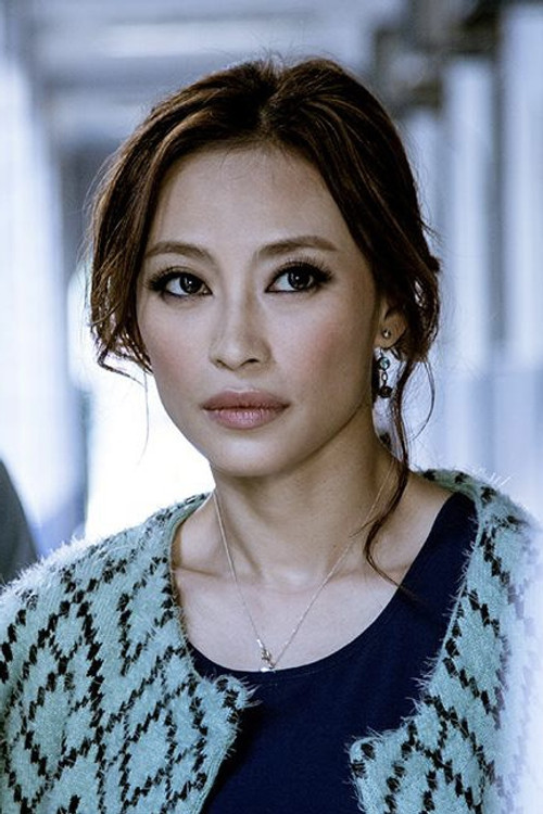 Chin Ching-Man as Swan