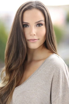 Zoe Fraser as Taryn John