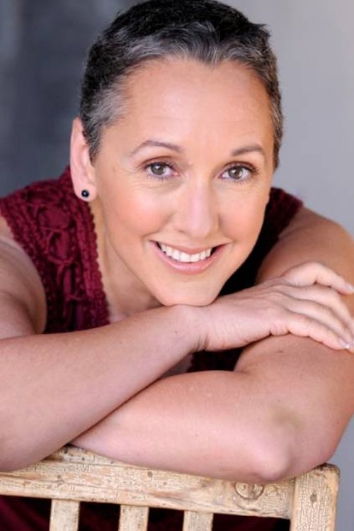 Valerie Façhman as Lynda