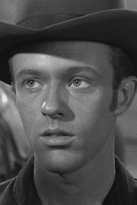 Jack Dimond as Francis Spiegelbauer