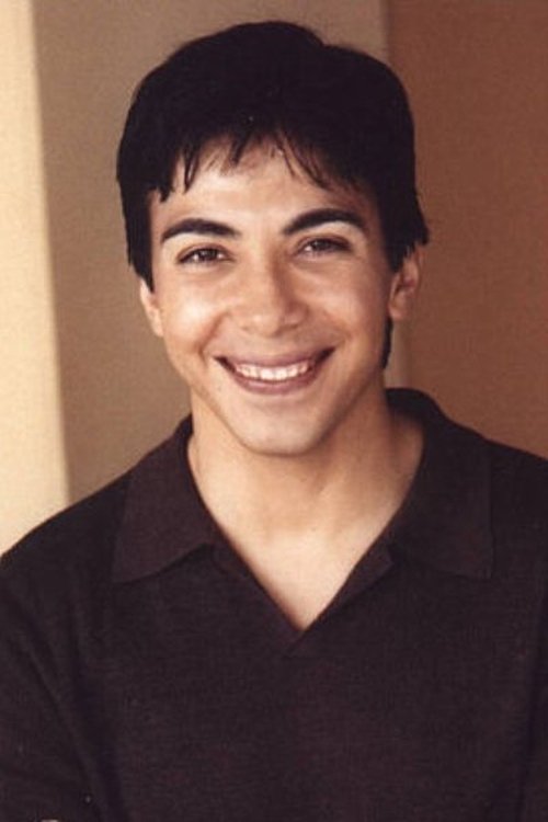 Louis Mendoza as Eddie