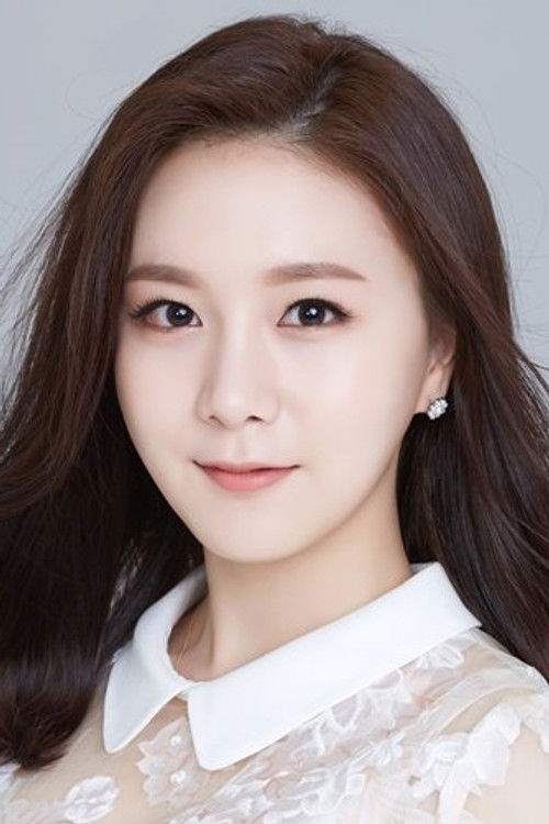 Yoon Soo as Kang Ara