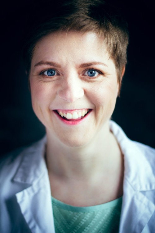 Hetty Helsmoortel as Self - Host