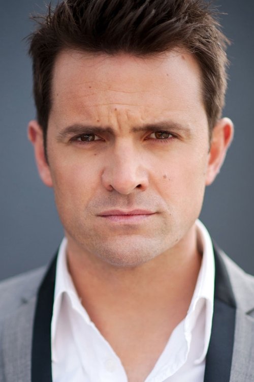 Matt Minto as Simon Lampton