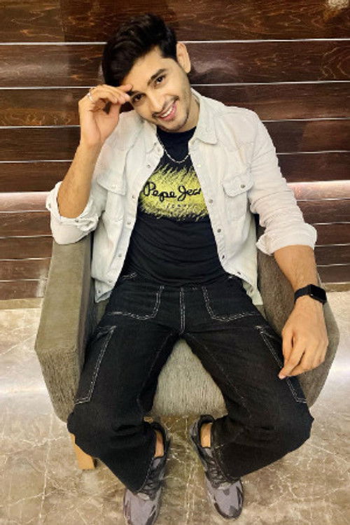 Vikram Dwivedi as Narottam