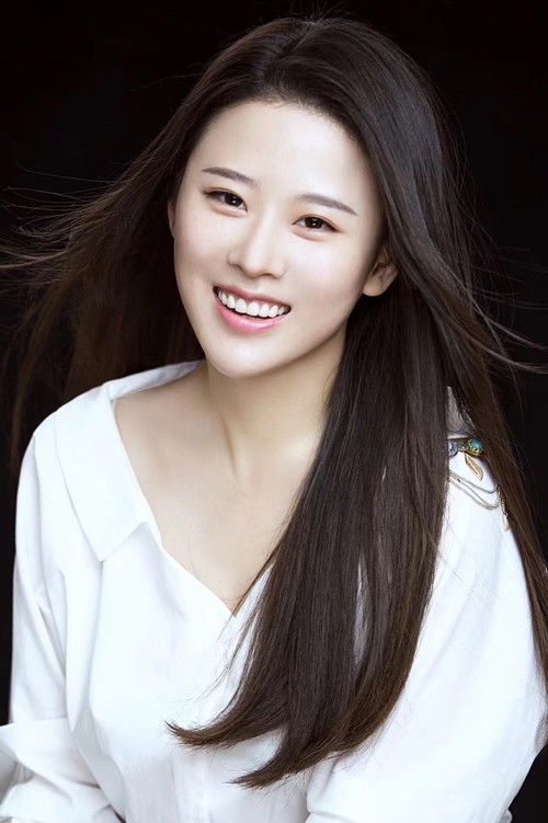 Cao Xing Er as Mu Rong Xing