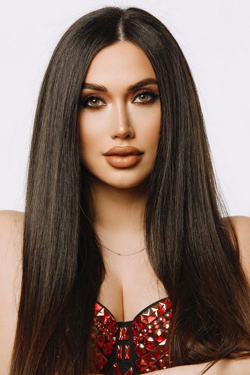 Arzum Kərimova as Banu