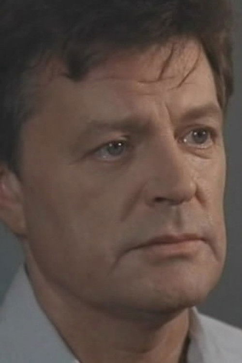 Aleksandr Sergeyev as Джемс Гравелот