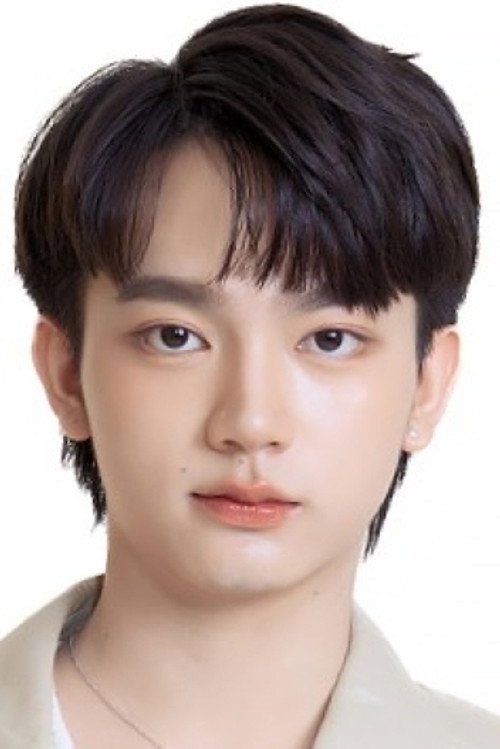 Sorathon Chaloemlapsombut as Junior