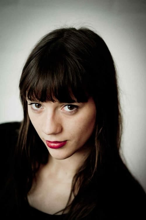 Anemone Valcke as Vera