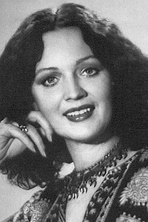 Yuliya Pashkovskaya as певица