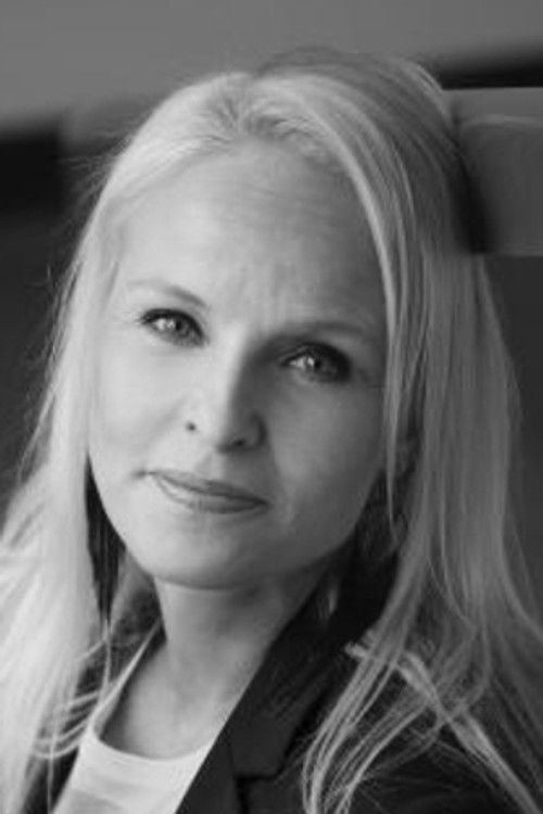 Anna-Elina Lyytikäinen as Noora - the model