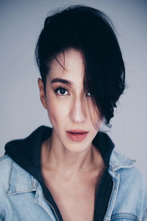 Farali Khan as Inspector Julie