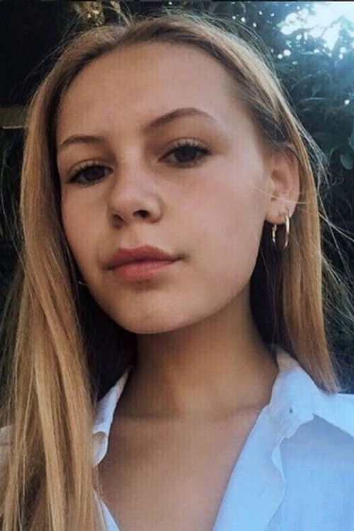 Lilith Pas as Lucretia