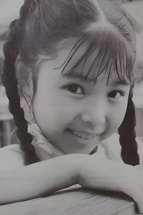 御手洗リカ as Ritsuko Hanauchi