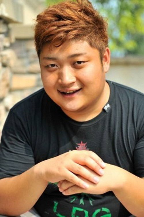 Li Hongtao as Video Store Boss