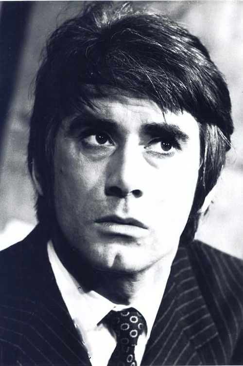 Keith Baxter as Det. Baxter (uncredited)