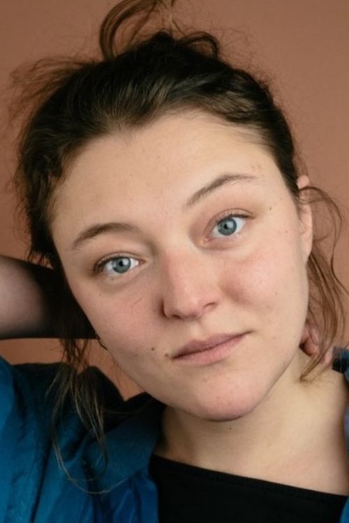 Lola Dockhorn as Marie Beller