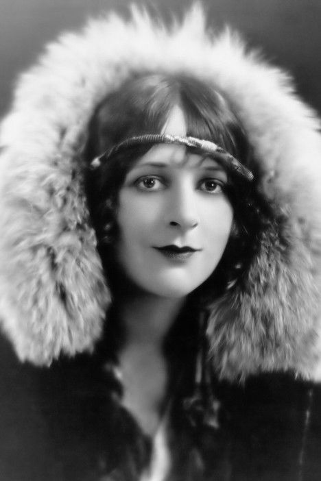 Nell Shipman as Nell Blythe