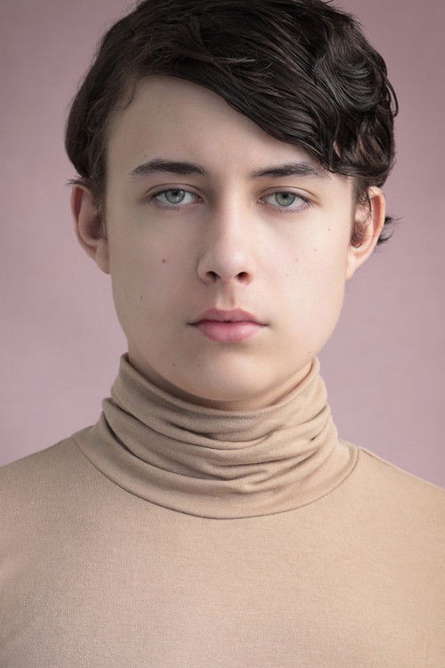 Mace Phoenix as Roscoe