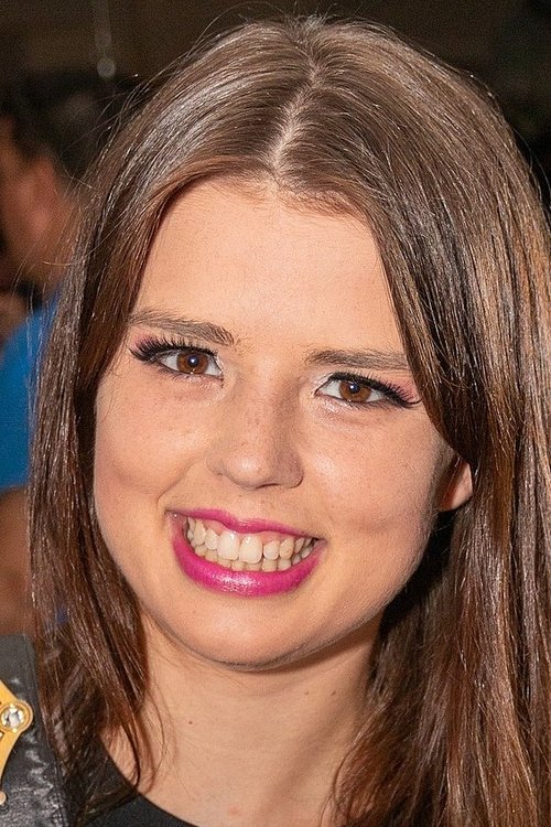 Zoe Dines as Zoe Lucas