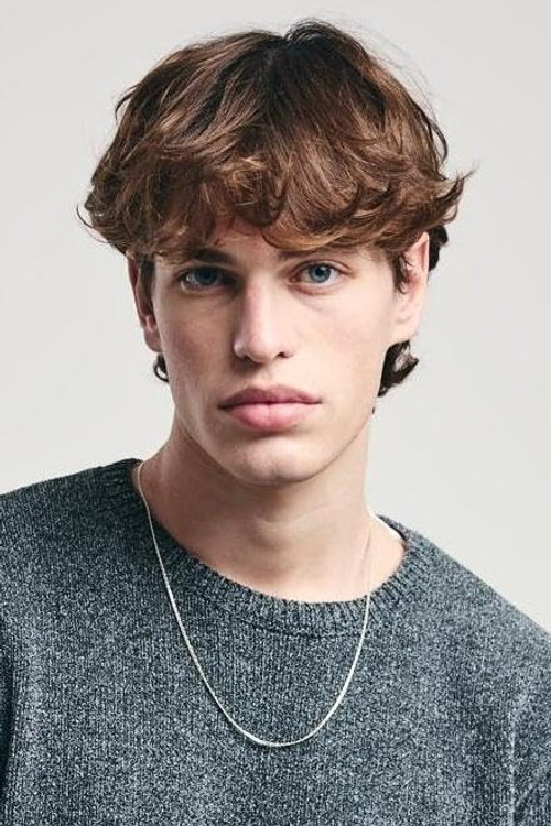 Eilon Shinar as Leon