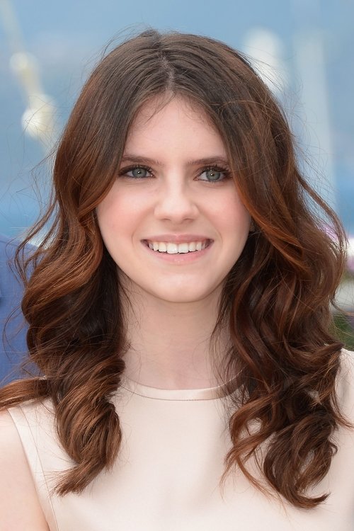 Kara Hayward as Suzy Bishop