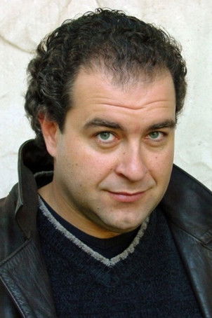 Bernhard Murg as Robert Kulanag