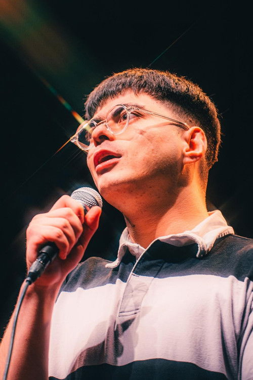 Roberto Delgado as Roberto