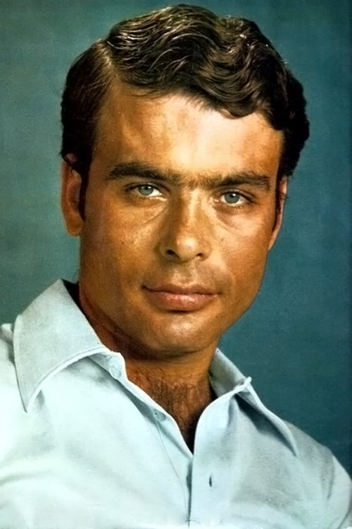 Yannis Poulopoulos as singer