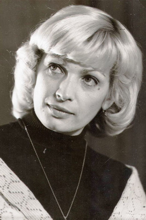 Paulina Zavtoni as мама Любы (глава «Загадка охотничьего ружья»)