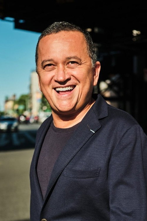 Yuri Buenaventura as Self : Guest