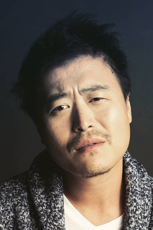 Kim Moon-chan as Kim Moon Chan