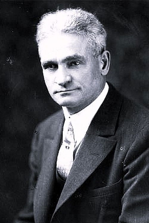 Tom Brower as Townsman Saying 'I'll Bet $1000'