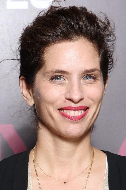 Maïwenn as une amie à la fête