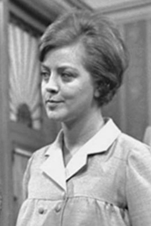 Hanne Ribens as Skurekone