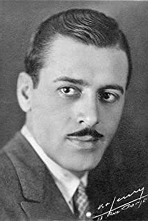 Valentín Parera as Alcaraz