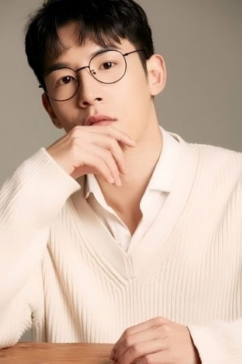 Woo Tae Ha as [Fortress company]