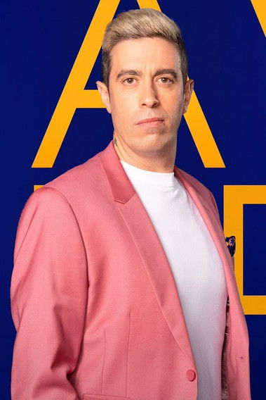 Javier Mouzo as Participante