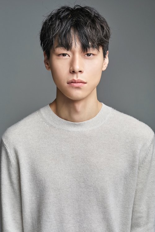 Lee Gyu-hyeon as Club Trainer